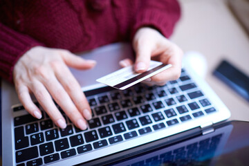 Fototapeta premium Online shopping concept, woman with credit card