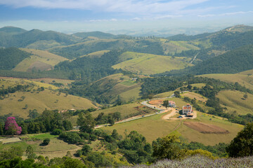 Fototapeta premium Panoramic view from the top of the city of Cunha in Brazil