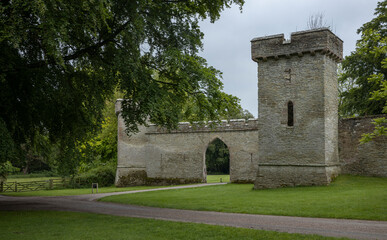 gate, wall, tower, entrance to croft castle, engeland, herefordshire, uk, geat brittain,  © A
