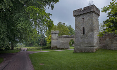 gate, wall, tower, entrance to croft castle, engeland, herefordshire, uk, geat brittain, 