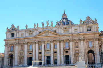 Fototapeta na wymiar St. Peter's Basilica in the Vatican City 