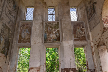 Fototapeta na wymiar interior of an abandoned Orthodox church