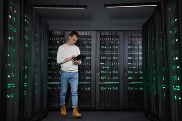 Engineer controlling serviceability of networking storage 