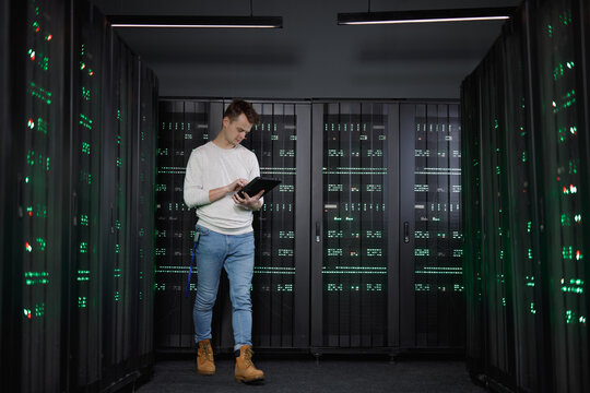 Engineer controlling serviceability of networking storage 