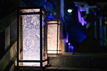 夏の灯籠と石段