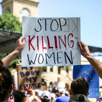 People Protestion Abortion Rights