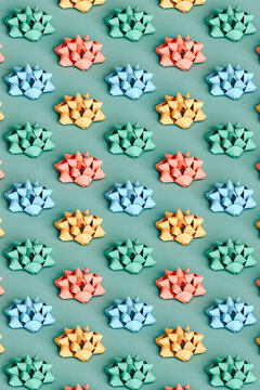 christmas ribbons. isometric pattern