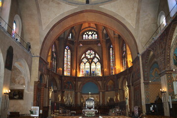 Fototapeta na wymiar La cathédrale Saint Etienne, vue de l'intérieur, ville de Cahors, département du Lot, France