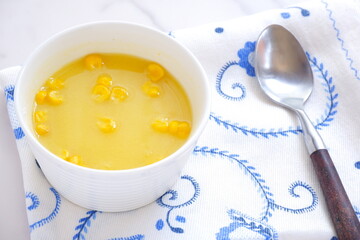 粒々のコーンがたっぷり入ったコーンスープ