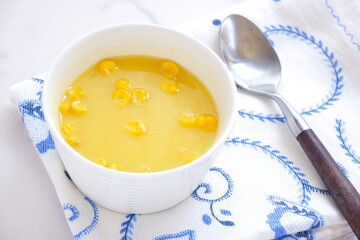 粒々のコーンがたっぷり入ったコーンスープ