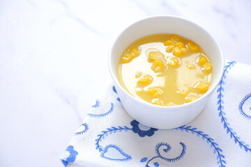 粒々のコーンがたっぷり入ったコーンスープ