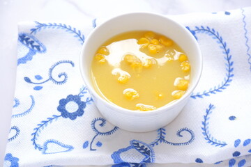 粒々のコーンがたっぷり入ったコーンスープ