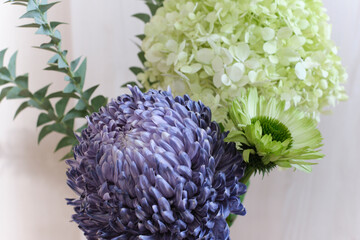 アンティークな雰囲気の花々