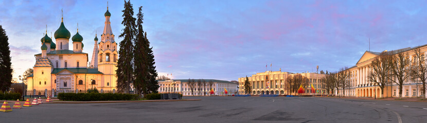 Fototapeta na wymiar Sovetskaya Square in the morning