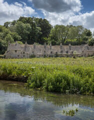 Fototapeta na wymiar Tiny houses at Bibury, Cotswolds,, Gloucestershire, England, UK, Great Brittain, Lord of the Rings, cottage, canal, 