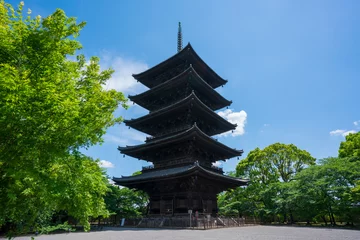 Deurstickers 京都　東寺の五重塔　新緑 © Route16