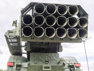 Obraz premium Soviet and Russian multiple rocket launchers. Field jet system. A launcher for multiple launch rocket systems. Weapons with increased firepower. Multi-shot launcher. Military transport.