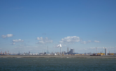 Maasvlakte. Rotterdam. Industry.  Pollution. Ferry Harwich Hoek van Holland. Transport. Boat. England . Great Brittain, UK.