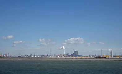 Outdoor kussens Maasvlakte. Rotterdam. Industry.  Pollution. Ferry Harwich Hoek van Holland. Transport. Boat. England . Great Brittain, UK. © A
