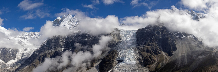 Een gletsjer in de Himalaya, Nepal
