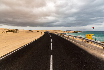 Straße durch die Dünen von Corralejo 