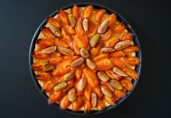 Homemade tart with apricots, figs and almonds