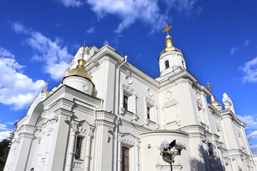 Fototapeta na wymiar Holy Dormition Cathedral in Poltava, Ukraine