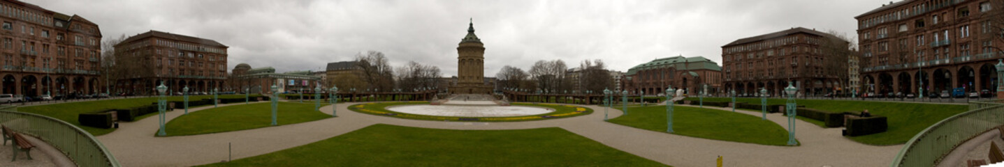 Fototapeta na wymiar Mannheim Wasserturm Rosengarten Panorama