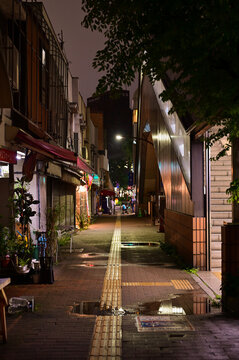 「横丁」の画像 560 件の Stock 写真、ベクターおよびビデオ Adobe Stock
