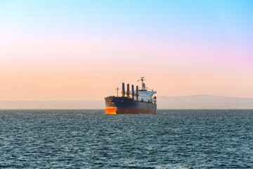 Obraz premium Cargo ship at port of Antofagasta, Chile