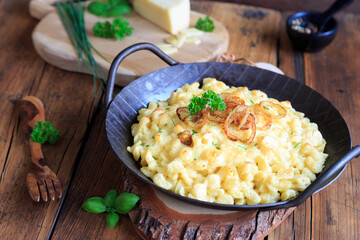 Käsespätzle in der Pfanne 