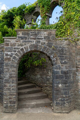 Fototapeta na wymiar old stone arch