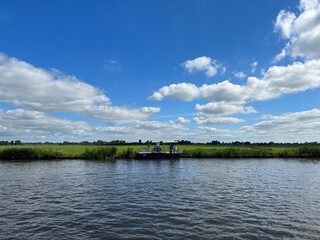 Obraz premium Bicycle ferry around Broek