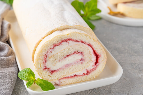 Biskuit-Roulade Bilder – Durchsuchen 814 Archivfotos, Vektorgrafiken ...