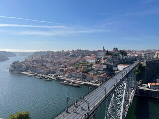 Naklejka premium bridge over the river porto city