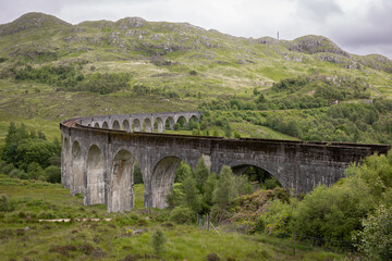 Die Eisenbahnbrücke "Glenfinnan" in Schottland