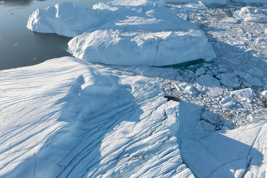 氷山の一角 の画像 2 710 件の Stock 写真 ベクターおよびビデオ Adobe Stock