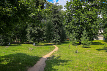 path in the Avtozavodsky Park