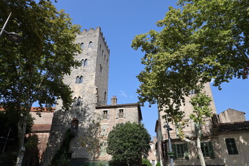 Fototapeta na wymiar La tour Jean XXII, ou tour du palais Dueze, vue de l'extérieur, ville de Cahors, département du Lot, France