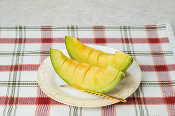 甘くて美味しいマスクメロン　網目が美しいメロンは贈答用に用いられる