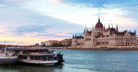 Fototapeta na wymiar Gothic palace of Parliament of Budapest, symbol of Hungary independence