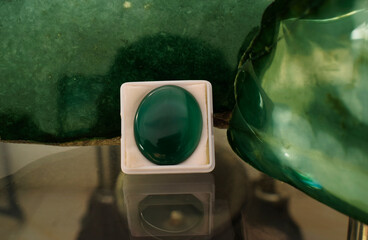 Green jade Rare and expensive For making jewelry	