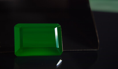 Green jade Rare and expensive For making jewelry	