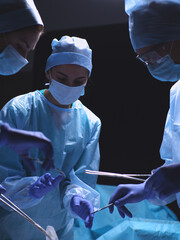 Team surgeon at work in operating - 522370070