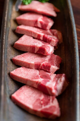 牛霜降り上タン元