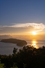 加太から見る淡路島に沈む夕日	