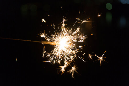 手持ち花火 の画像 1 243 件の Stock 写真 ベクターおよびビデオ Adobe Stock