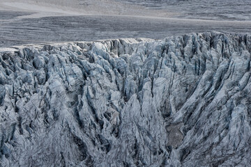 Obraz na płótnie Canvas Séracs and glacial crevasses on the glacier of Steingletscher in the Bernese Alps