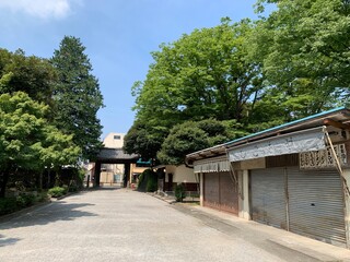 鑁阿寺の境内