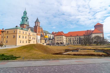 Fotobehang Wawel-heuvel met kathedraal en kasteel in Krakau © k_samurkas